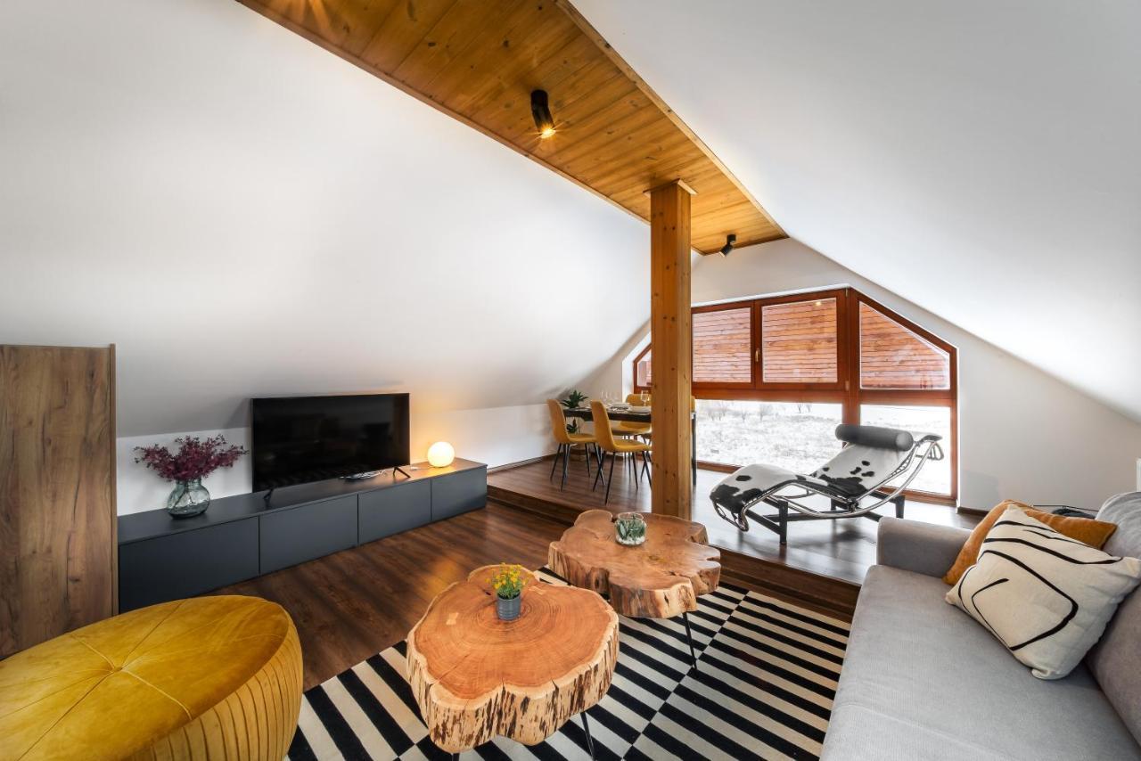 Cozy Mountain Attic Apartment In High Tatras Vel'ka Lomnica Exterior photo